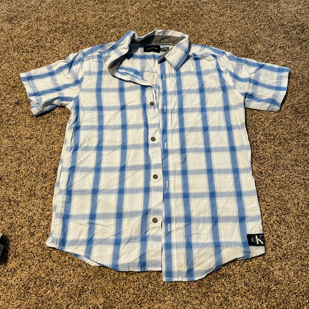 EUC shirt sleeve button up
